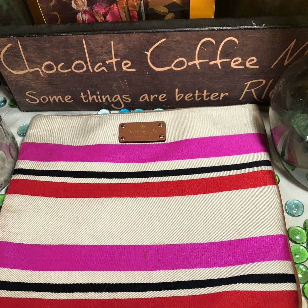 Kate Spade ♠️ Pouch - Picture 3 of 6
